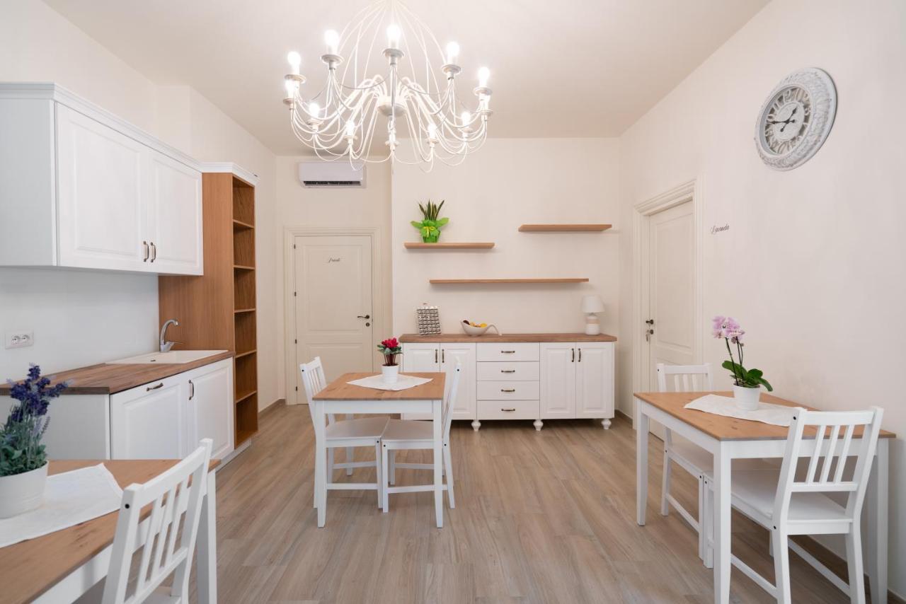 マッサフラ Essenza Bed & Breakfast エクステリア 写真