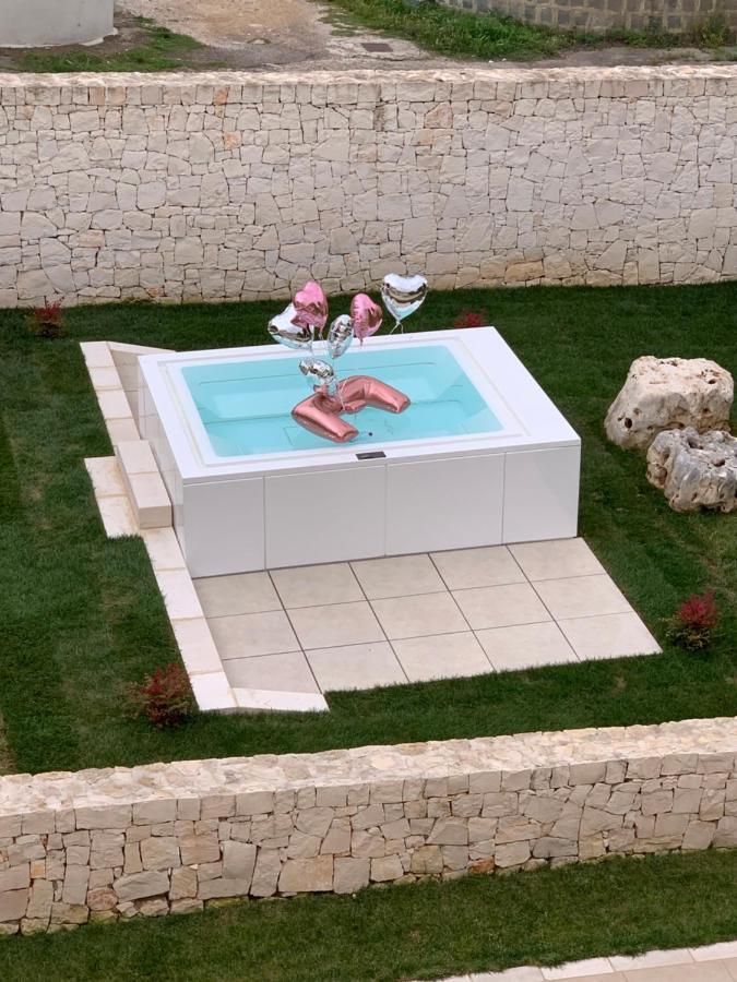 マッサフラ Essenza Bed & Breakfast エクステリア 写真